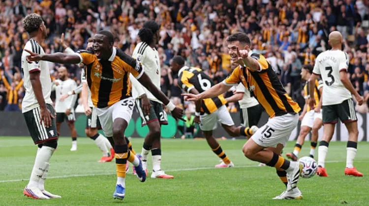 Hull City Bikin Kejutan, Manchester United Tumbang 0-2