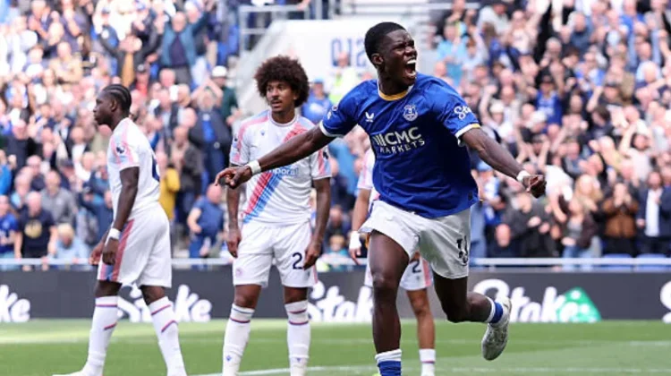 Everton Menang 2-0, Moyes Redam Tekanan Awal Musim