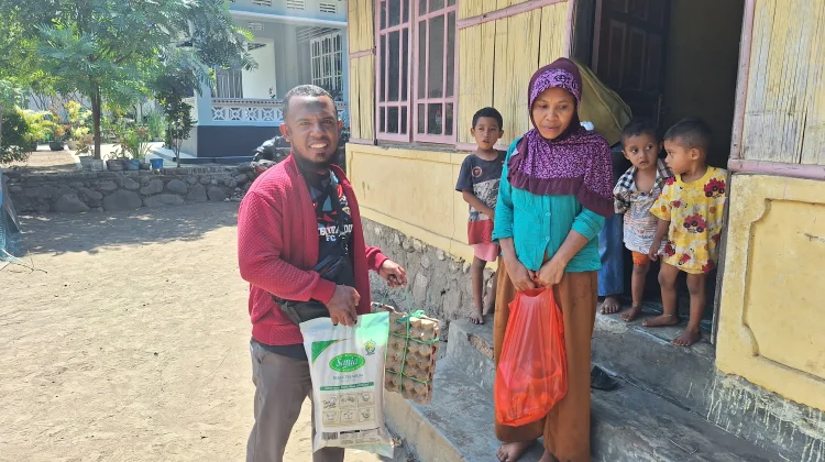 Bantuan Sembako Sapa Muslim Ringankan Beban Warga Watumbawu