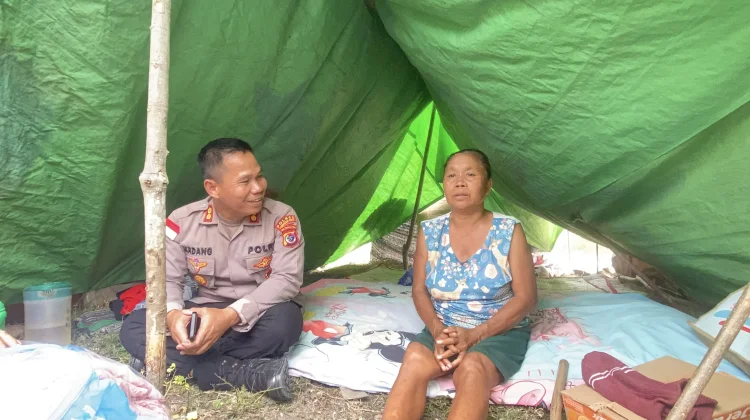 Kapolres Mabar Utus Terapis Pribadi Bantu Korban Gempa Penderita Stroke