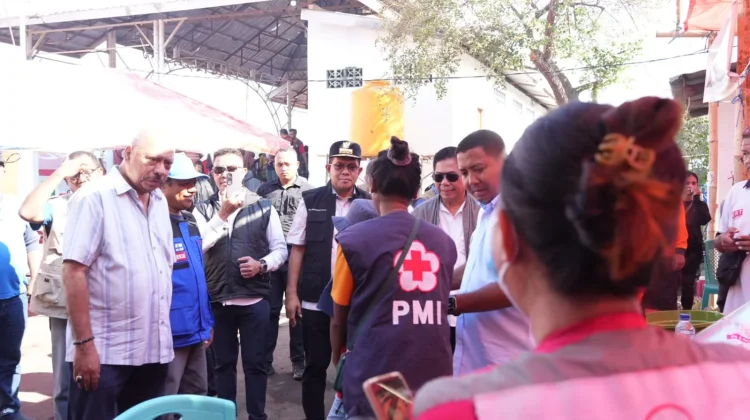 Tinjau Dapur PMI, Gubernur NTT Ingatkan Relawan Jaga Kesehatan