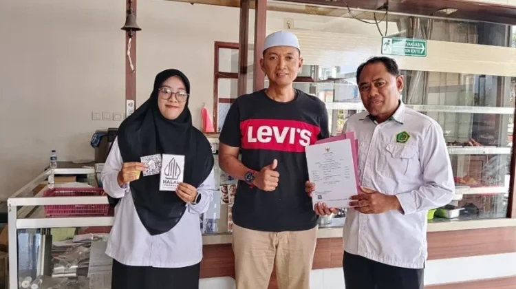 30 Produk Kuliner Warung di Labuan Bajo Kantongi Sertifikat Halal
