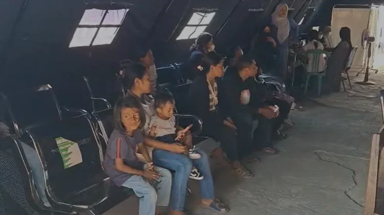 Tiga Hari di Tenda Darurat, Puskesmas Kota Ende Layani 230 Pasien