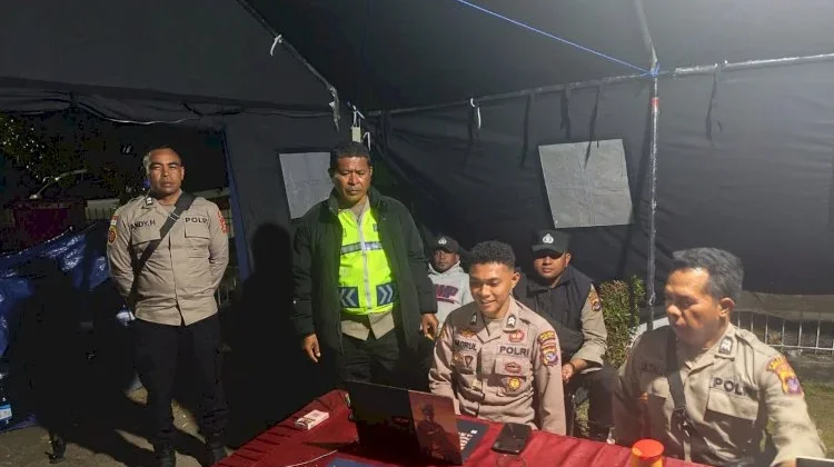 Polres Manggarai Kawal Distribusi Logistik Bencana ke 11 Kecamatan