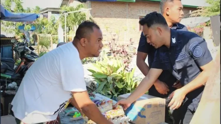 Rutan Bajawa Salurkan Sembako untuk Warga Terdampak Gempa di Kabupaten Nagekeo