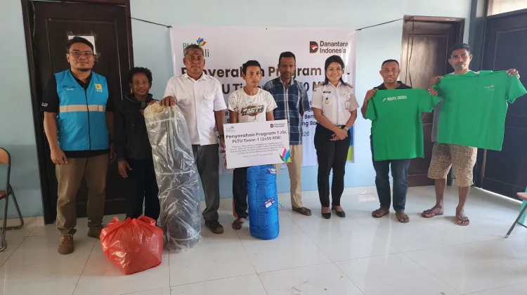 PLN UIP Nusra Salurkan 10.000 Bibit Rumput Laut Dukung Ekonomi Pesisir Lifuleo