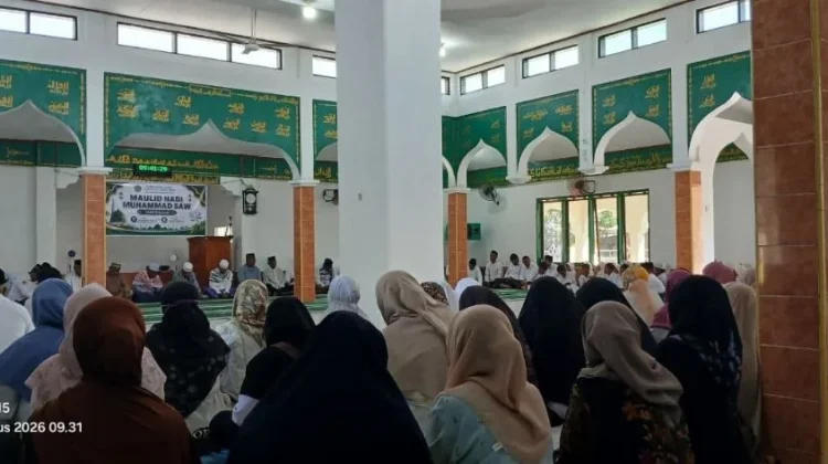 Kemenag Flores Timur Gelar Maulid Nabi 1448 H di Desa Boleng
