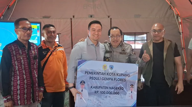 Walikota Kupang Salurkan Bantuan untuk Warga Terdampak Gempa Flores