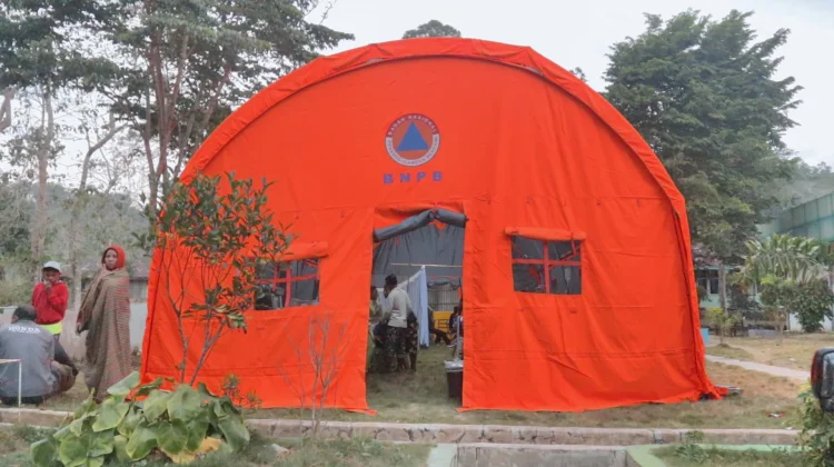 Gedung Rusak, Tiga Persalinan Dilakukan di Tenda Darurat Puskesmas Benteng Jawa