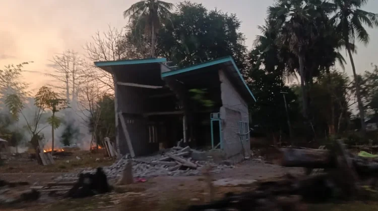 Tim BERGUNA Bertahan di Flores, Dampingi Warga Bangkit Pascagempa