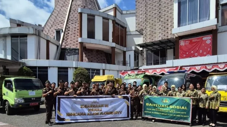 Kejaksaan Negeri Manggarai Salurkan Bantuan bagi Warga Terdampak Bencana