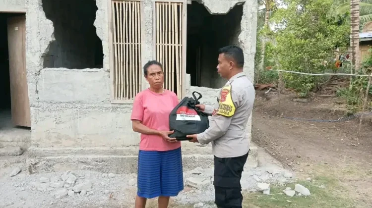 Polres Ngada Salurkan Bantuan Kapolda NTT ke Warga Waewea