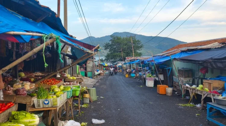 Dari Selasar Pasar, Ina-Ina Kedang Berjuang untuk Masa Depan Anak