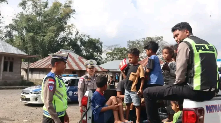 Satlantas Polres Ngada Gelar Trauma Healing Anak Pengungsi di Desa Bowali