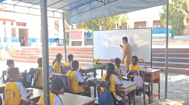 Pembelajaran Pascagempa, SMPN 1 Ende Terapkan Sistem Dua Sesi