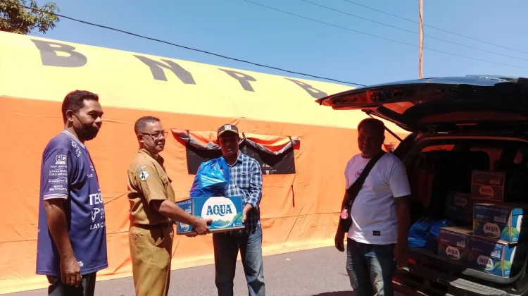 DPC PKB Ende Bagikan Ransum Energi Bagi Tenaga Kesehatan Dikota Ende