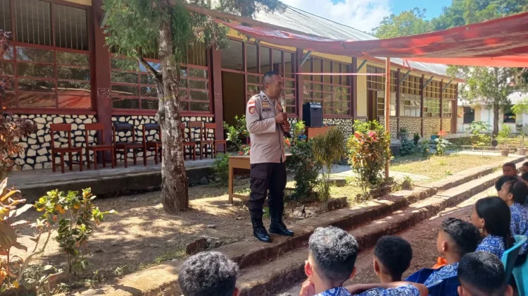 Polres Ende Dorong Siswa Tetap Waspada Hadapi Gempa