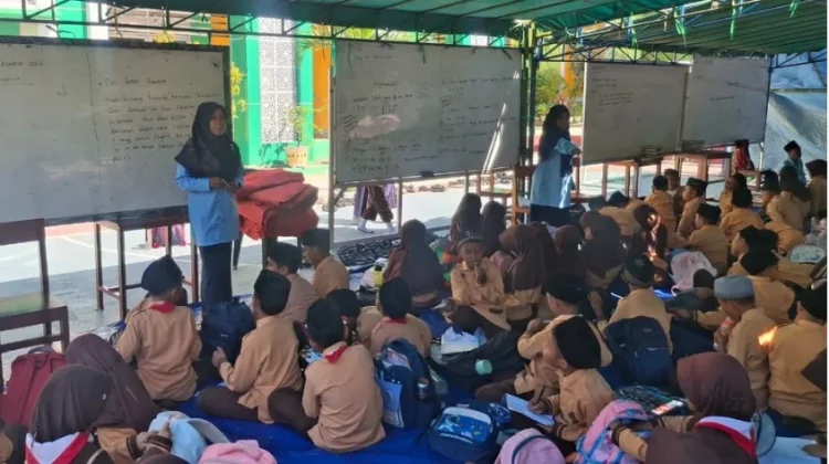Gempa Flores Tak Hentikan KBM, MIN 1 Ende Gunakan Tenda Darurat