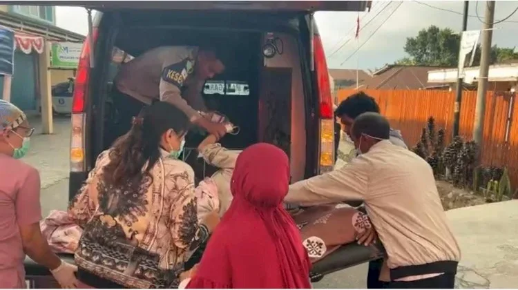 Dokkes Polres Manggarai Evakuasi Enam Ibu Hamil