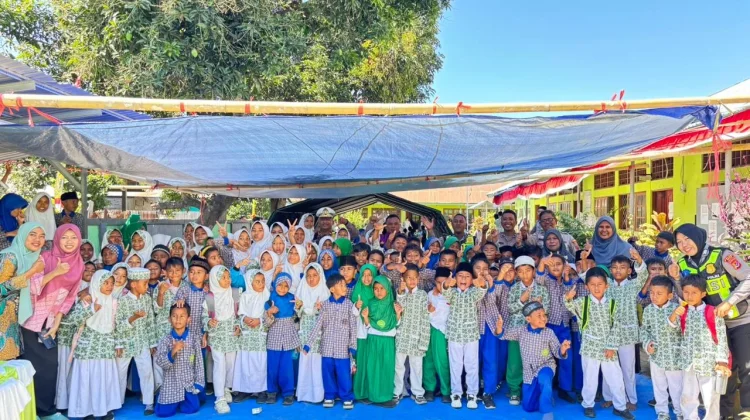 Polres Ende Beri Trauma Healing kepada 350 Siswa MIS Fatimiyah Ende