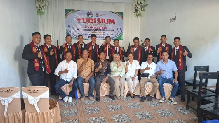 Sebanyak 11 Mahasiswa PJKR STKIP Simbiosis Ende Jalani Yudisium Sarjana