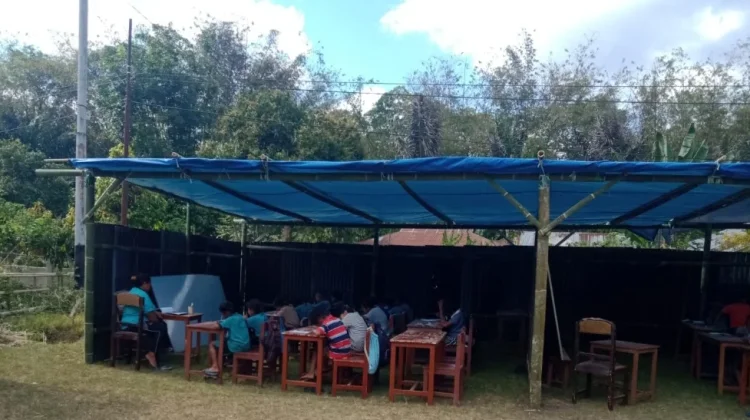 Siswa SDK Bokogo Belajar di Tenda Pascagempa, Butuh Tambahan Tenda Demi Kenyamanan