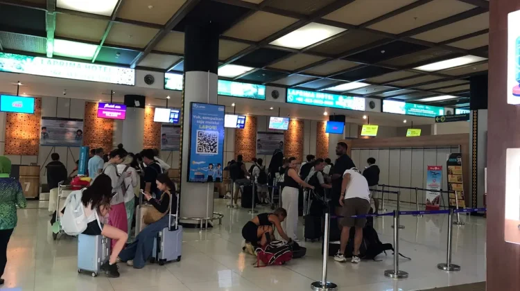 Erupsi Anak Krakatau, 1.280 Penumpang di Bandara Komodo Terdampak