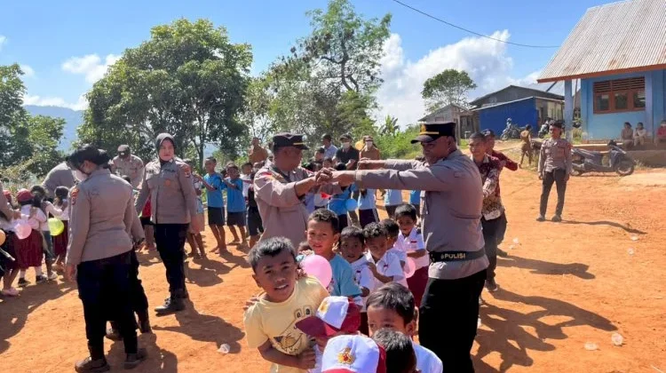 Polres Manggarai Berikan Trauma Healing bagi Anak Penyintas Gempa Bumi di Lentang