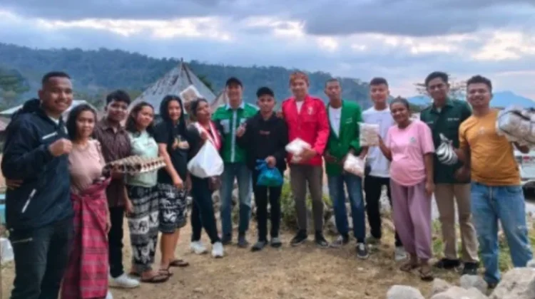 Mahasiswa Sumba Timur Peduli Korban Gempa Flores
