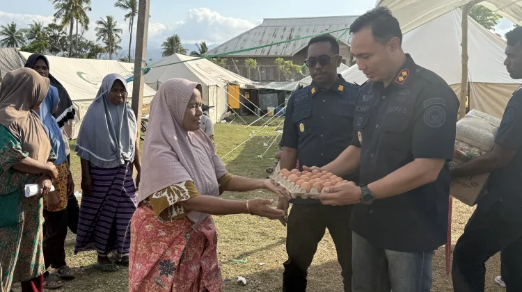 Ditenda Pengungsian, Lapas Ende Hadir Membawa Kepedulian untuk Warga Tendakinde