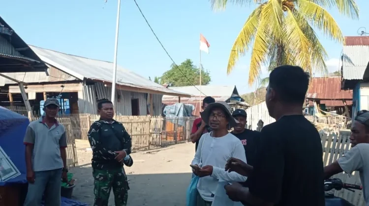 Babinsa Elar Sisir Rumah Warga di Dusun Waso, Pastikan Korban Gempa Tak Terlewat