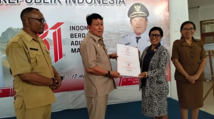 Rumah Terdampak Gempa, Bidan di Mabar Dapat Bantuan Uang Dari Organisasi IBI Pusat