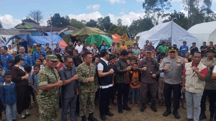 Wali Kota Denpasar Salurkan Bantuan Sembako bagi Warga Desa Ranaka