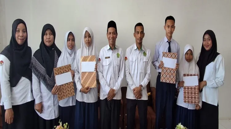 Empat Siswa MTsN 2 Manggarai Barat Tembus OMI NTT