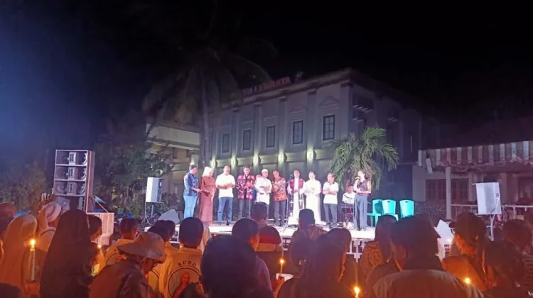 Aksi Lilin di Lewoleba, Lembata Kirim Pesan Solidaritas untuk Korban Gempa Flores