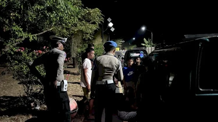 Patroli Malam, Polisi Temukan Pemuda Konsumsi Miras di Larantuka