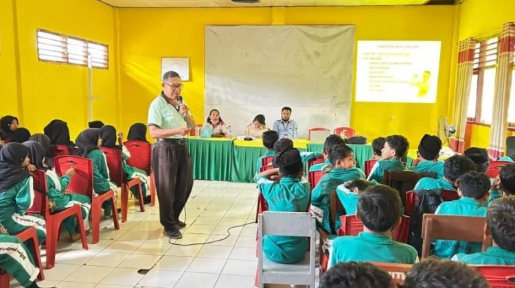 MTsN 4 Flores Timur dan Puskesmas Witihama Perkuat Edukasi Kesehatan Remaja