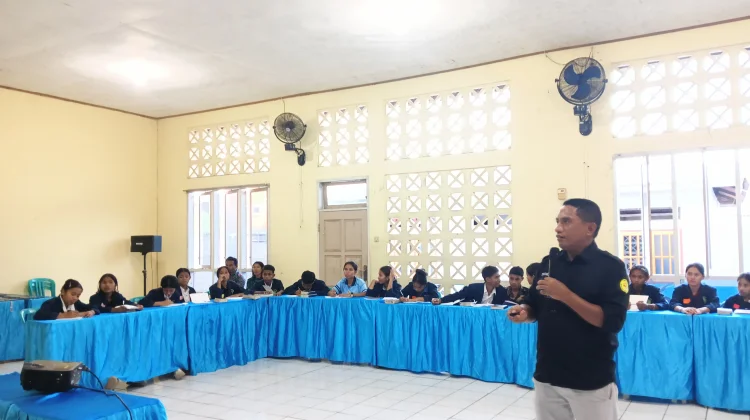 Tak Cukup Bicara, Calon Pengurus OSIS SMAK Negeri Ende Belajar Memimpin Diri