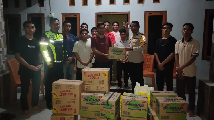 Polsek Komodo Salurkan Bantuan Pangan ke Biara SDV Pascagempa