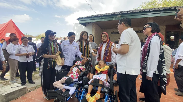 Kemensos Beri Bantuan untuk Lansia dan Penyandang Disabilitas Terdampak Gempa NT