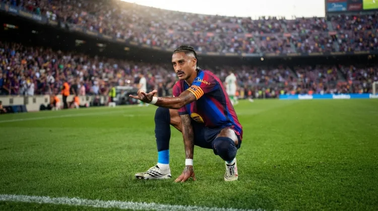 Barcelona Hancurkan Santander, Raphinha Gemilang dengan Hat-trick di La Liga
