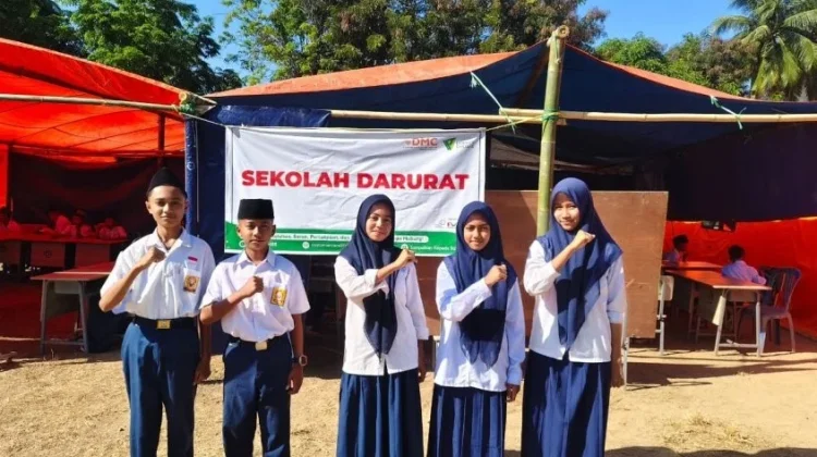 Belajar di tengah Tenda, Lima Siswa MTsN Ngada Juara OMI