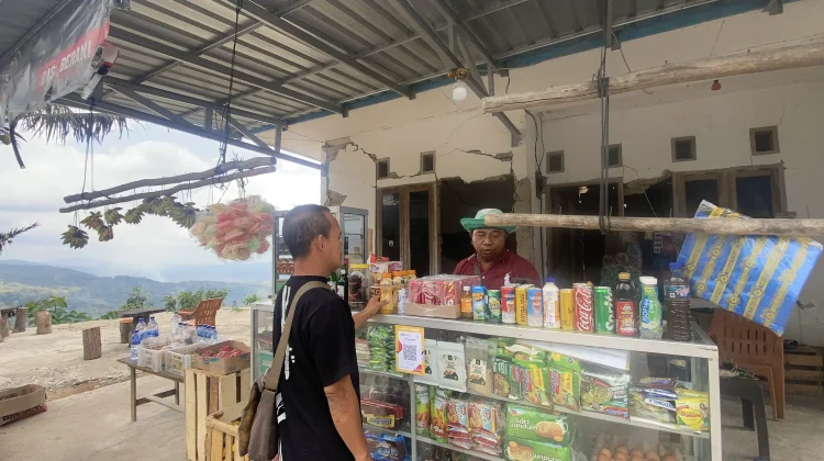 Kafe Gracia Sunset Jadi Tempat Singgah Wisatawan di Mbeliling