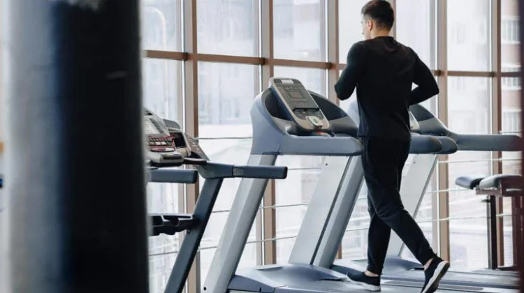 Treadmill 30 Menit, Lima Kali Seminggu Bantu Kurangi Lemak