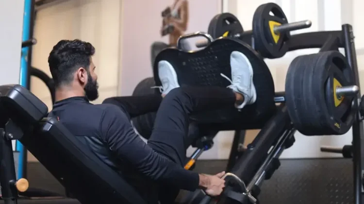 Workout Malam di Gym Bisa Lebih Fokus, Ini Alasannya