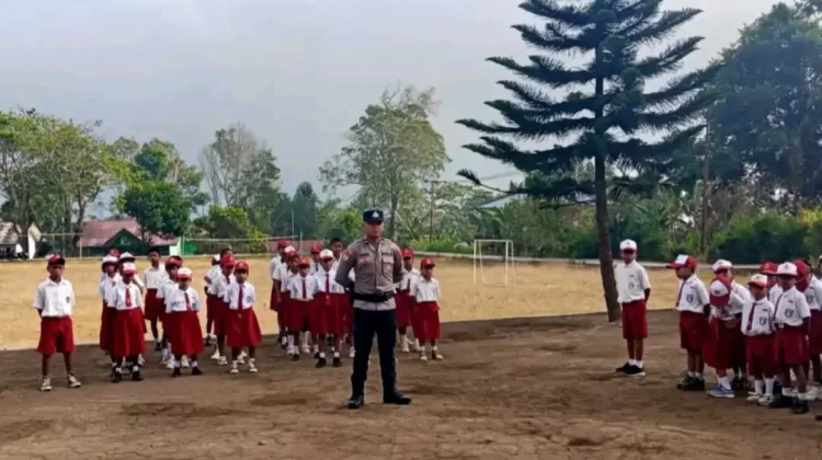 Sat Binmas Polres Ngada Bangun Karakter Siswa SDK Bejo