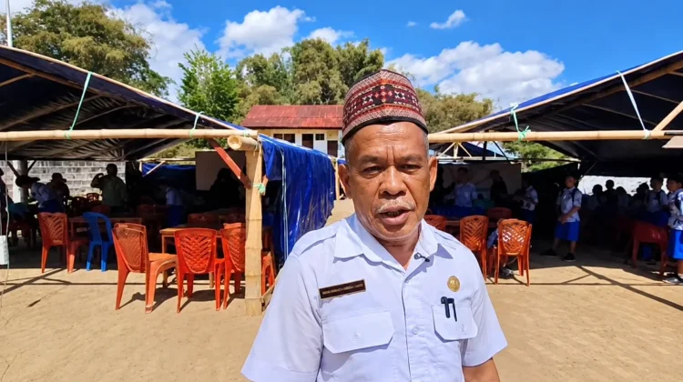 Empat Ruang Kelas Darurat Dukung KBM SMPN 4 Langke Rembong