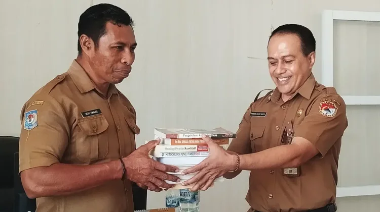 Gerakan Satu ASN Satu Buku Perkuat Literasi Sikka