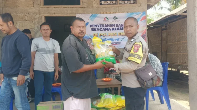 Polres Ende Salurkan Bantuan Kemanusiaan bagi 20 Keluarga Terdampak Gempa