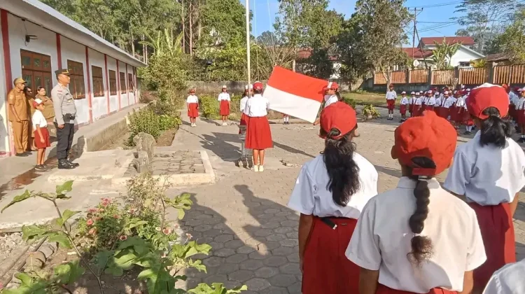 Sat Binmas Ngada Tanamkan Disiplin dan Kepedulian di Sekolah